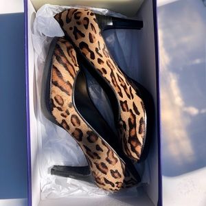 PRE-LOVED Stuart Weitzman Pumps